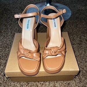 Steve Madden “Acceptance” Brown Knotted Heels